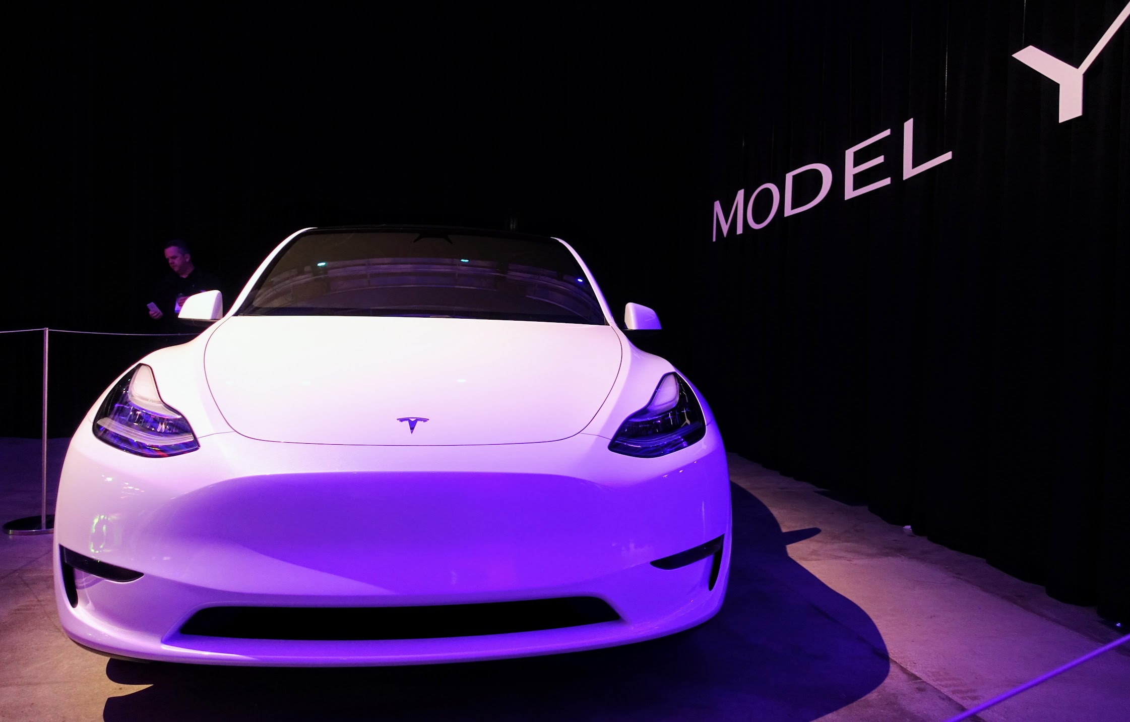 US Electrical Automobile Market on the Whim of Tesla Provide-vs-Demand Tendencies Unveiled: Uncover Auto Excellence at Autoxyon